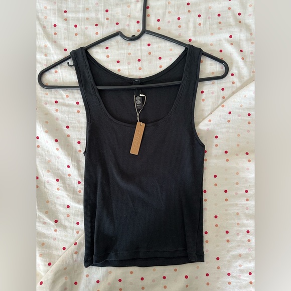 Skims black tank - Picture 1 of 3